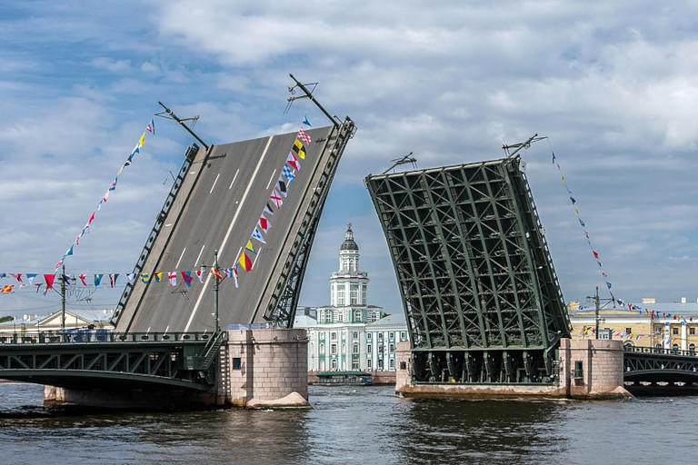 В Санкт-Петербурге временно ограничат движение в районе развязки ЗСД и Благодатной улицы