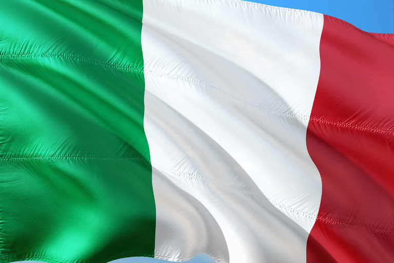 Италия — приостановление запретов движения для грузового транспорта